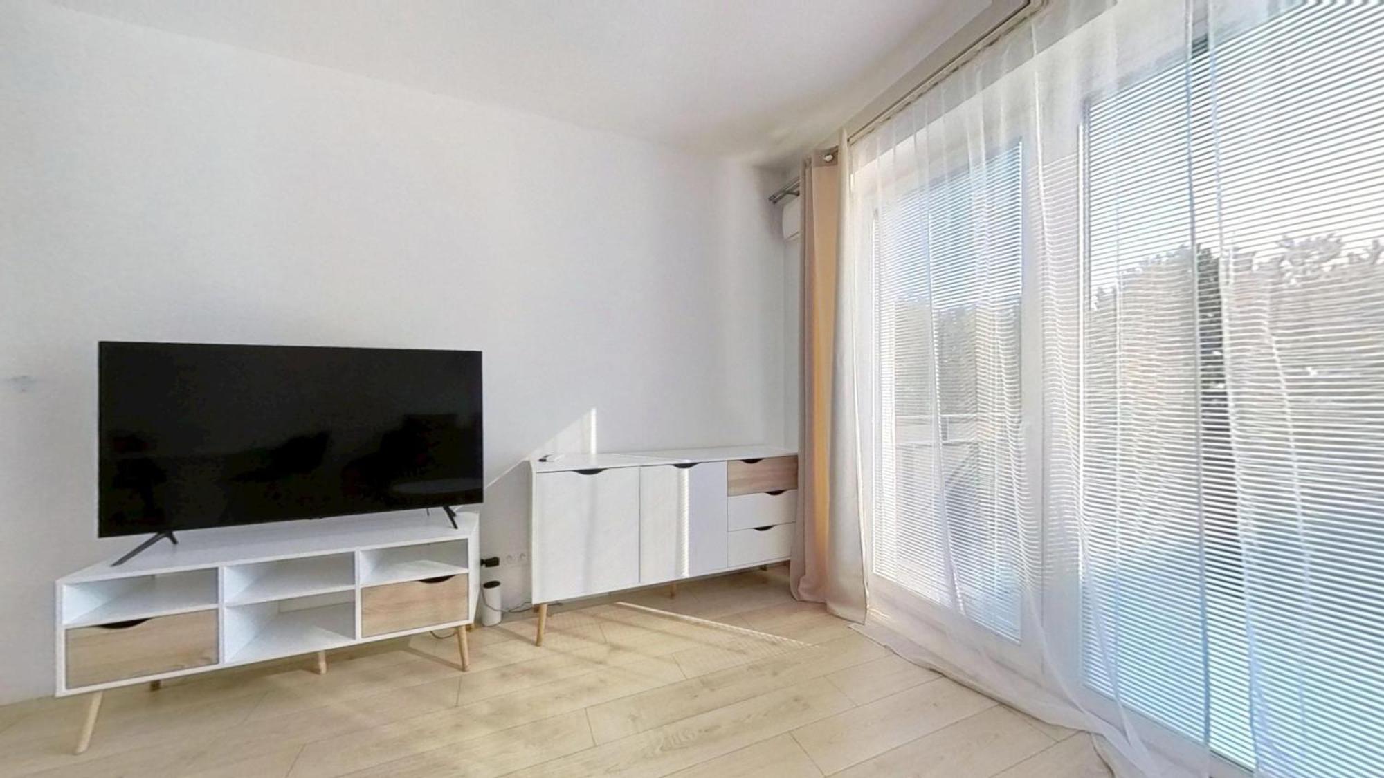 Air-Conditioned 2 Room Apartment, With Terrace, Rovinka, 302 Eksteriør billede