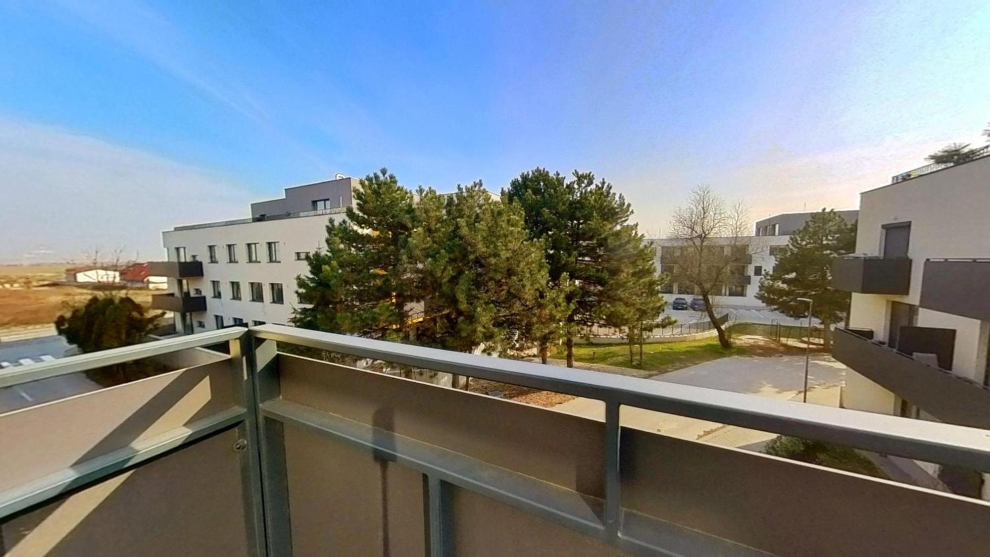 Air-Conditioned 2 Room Apartment, With Terrace, Rovinka, 302 Eksteriør billede